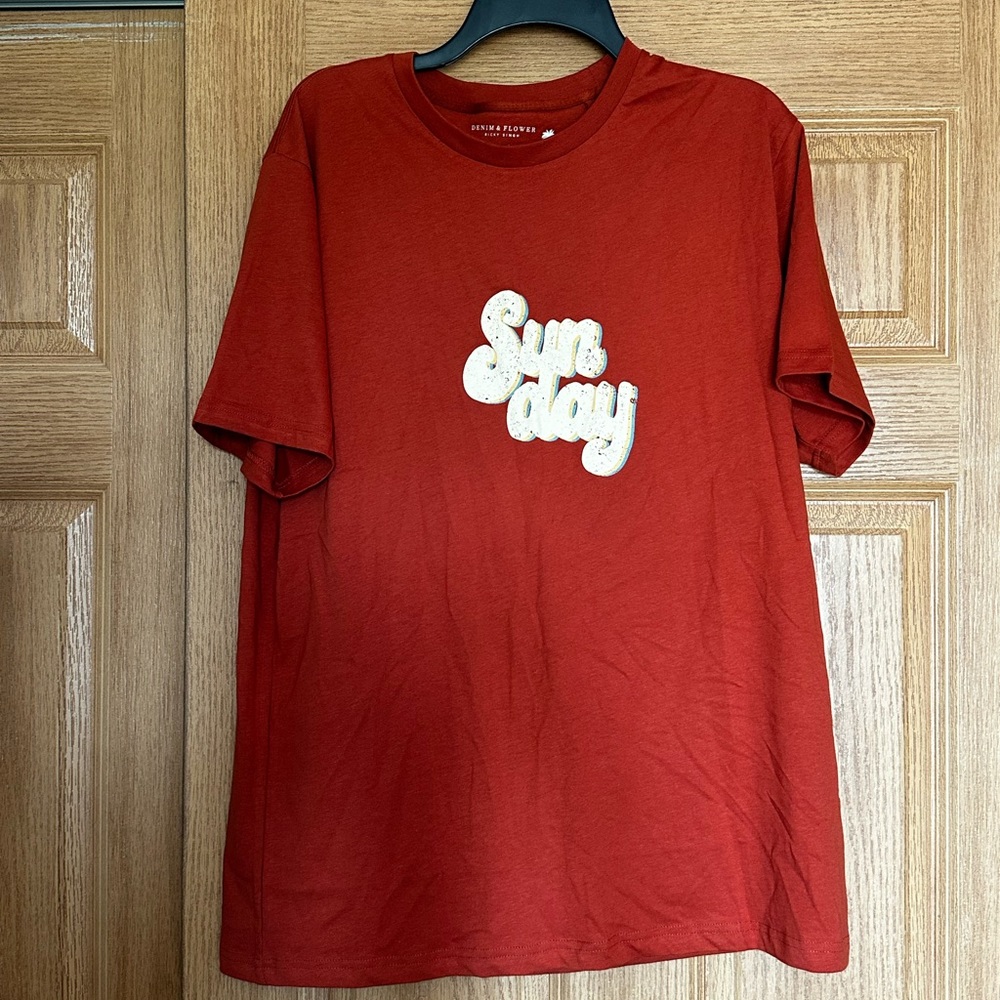 women’s tee